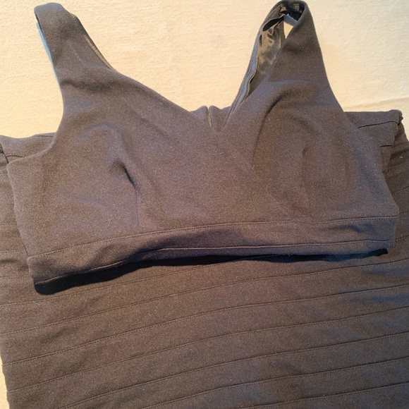 〰️ EXPRESS BANDAGE DRESS 〰️ - Picture 2 of 5